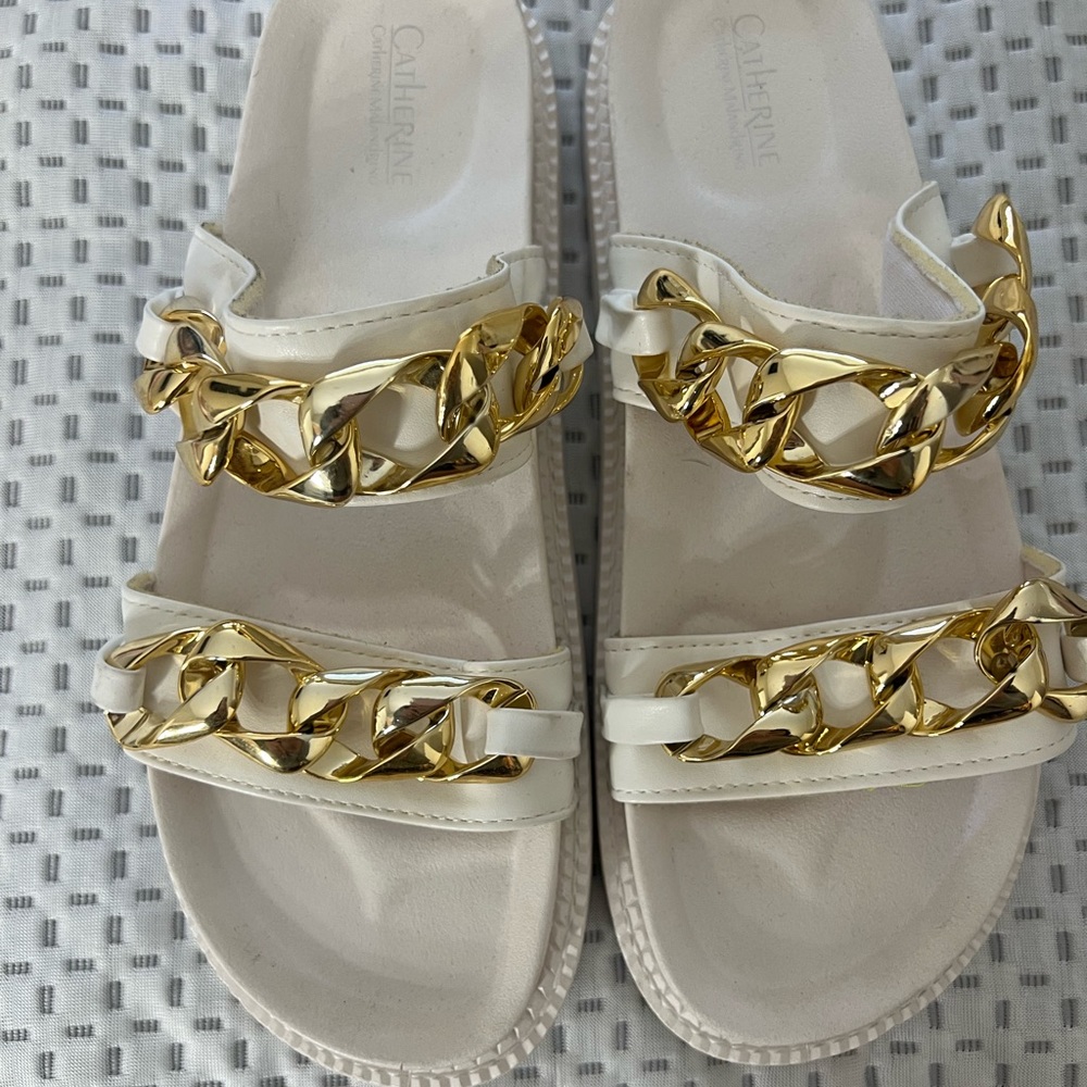 Catherine Malandrino Women’s White and gold chain sandals Size 10